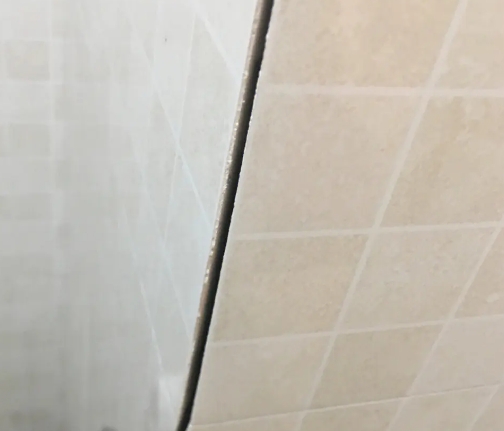海曙瓷砖空鼓维修公司分享阳台瓷砖脱落的修复过程可以分为以下几个步骤